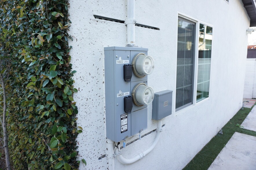 Building Photo - 14820 Devonshire St