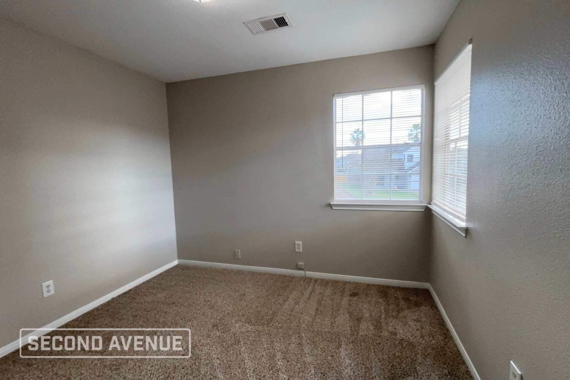 Building Photo - 4151 President's Dr S