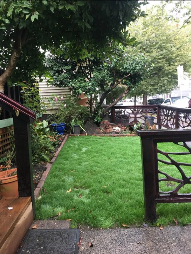 Building Photo - 5-Bedroom in Downtown Portland!