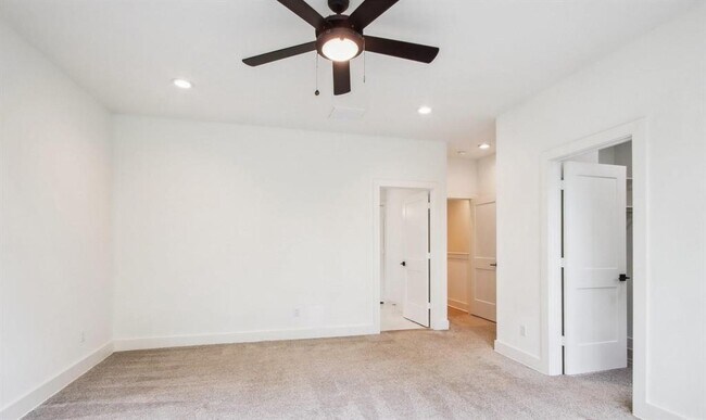 Building Photo - 6424 Highland Pine Ln