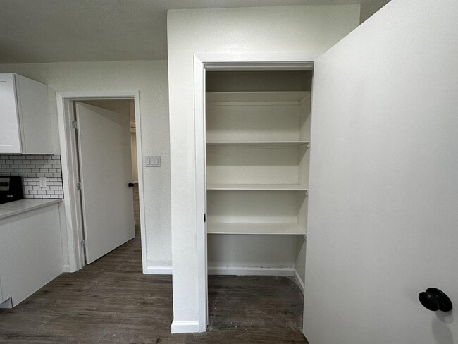 Building Photo - 1732 Americana Blvd