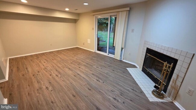 Building Photo - 13 Wellspring Cir