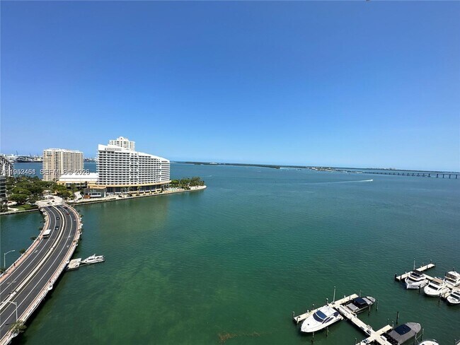 Building Photo - 801 Brickell Bay Dr