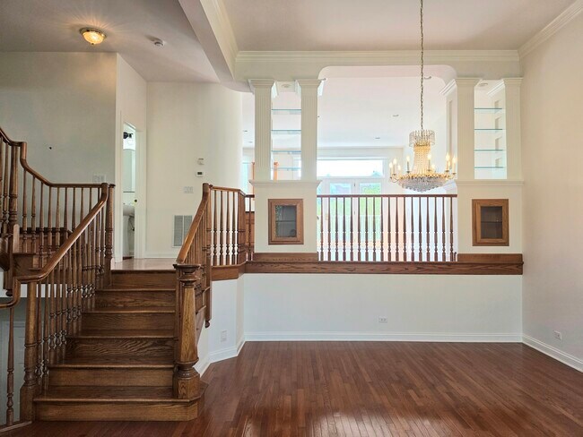 Building Photo - 2085 Valor Ct