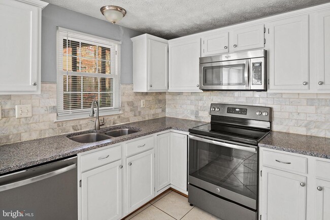 Building Photo - 5941 Iron Frame Way