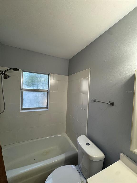 Building Photo - 301 Hickory Ln