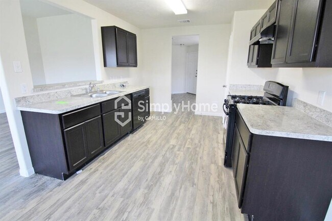 Building Photo - 33 Santa Barbara Dr
