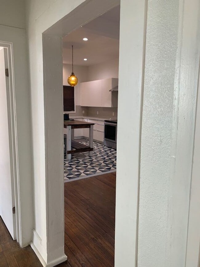 Building Photo - Fully Restored 2BR Classic Near Downtown Dignowity Hill