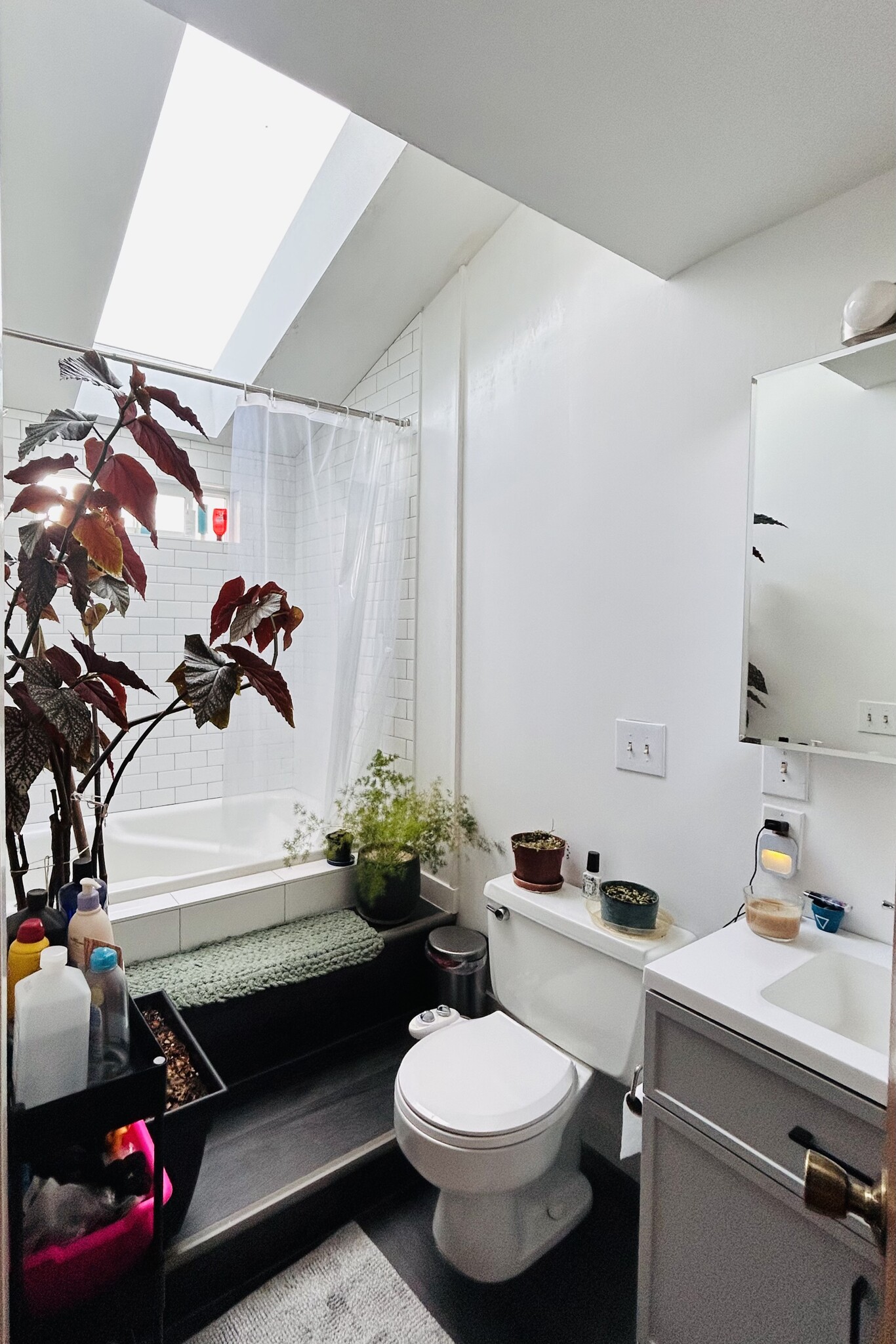 Bathroom - 2122 Dickinson Ave NW