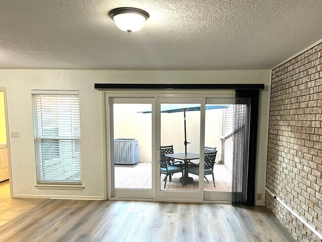 Building Photo - 70 Chervil Common