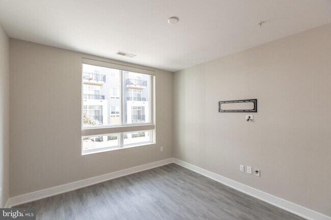Building Photo - 145 Riverhaven Dr