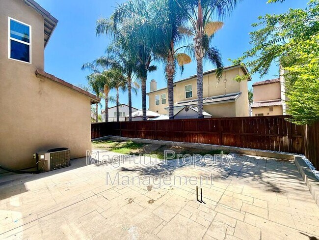 Building Photo - 28853 Sarasota Way