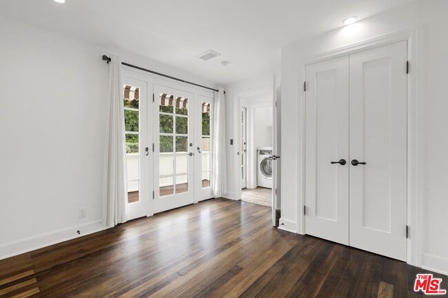 Building Photo - 451 Westmount Dr