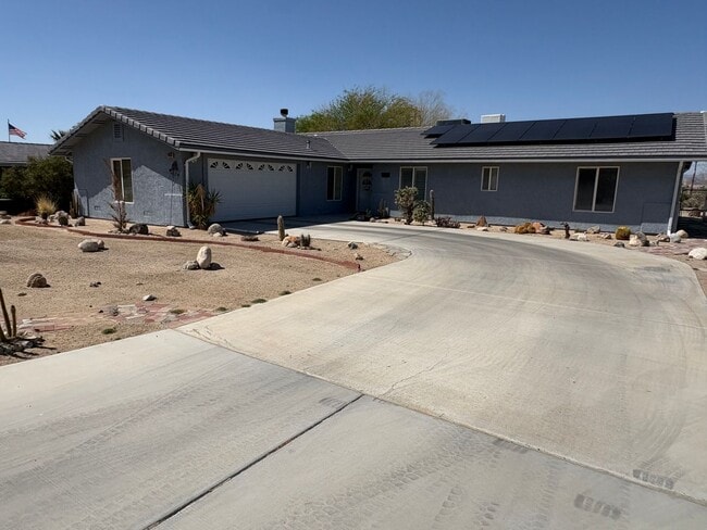 Building Photo - Lovely 3 Bedroom, 3 Bathroom Home with Solar