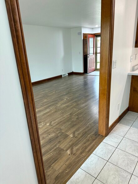 Building Photo - 707 Edge Point Ct