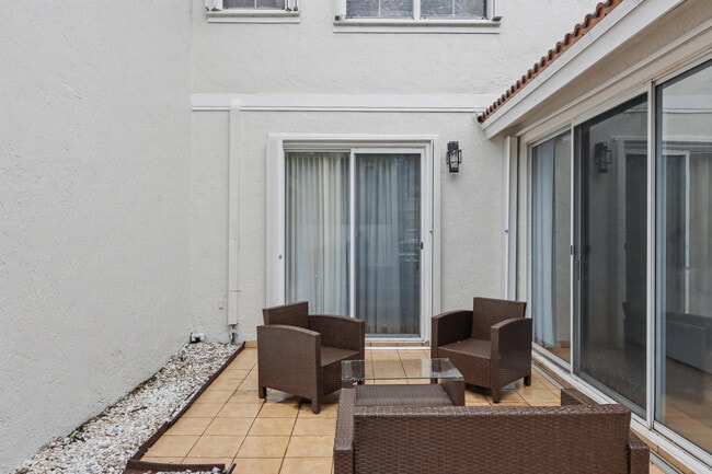 Building Photo - 1545 Seagrape Way