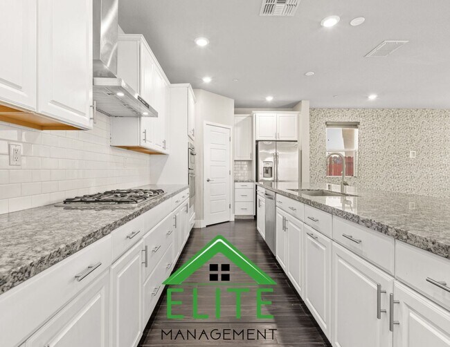 Building Photo - **Modern single-family residence in the hi...