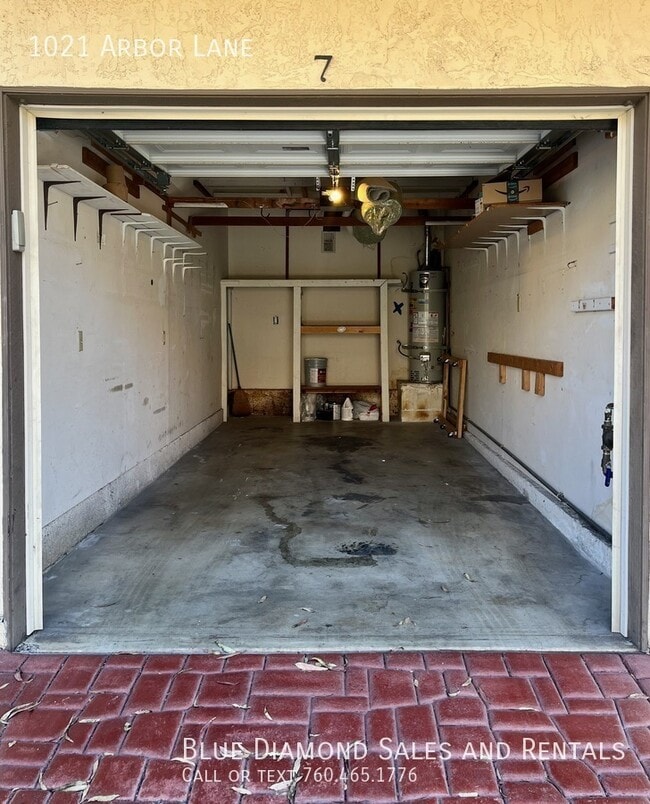 Building Photo - 1021 Arbor Ln
