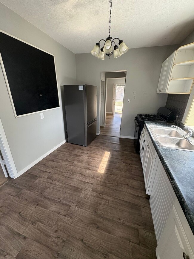 Building Photo - 726 Denver St