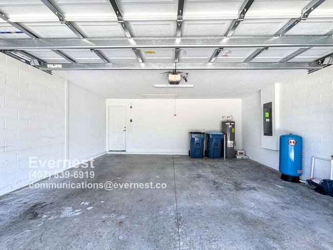 Building Photo - 734 Micco St SW