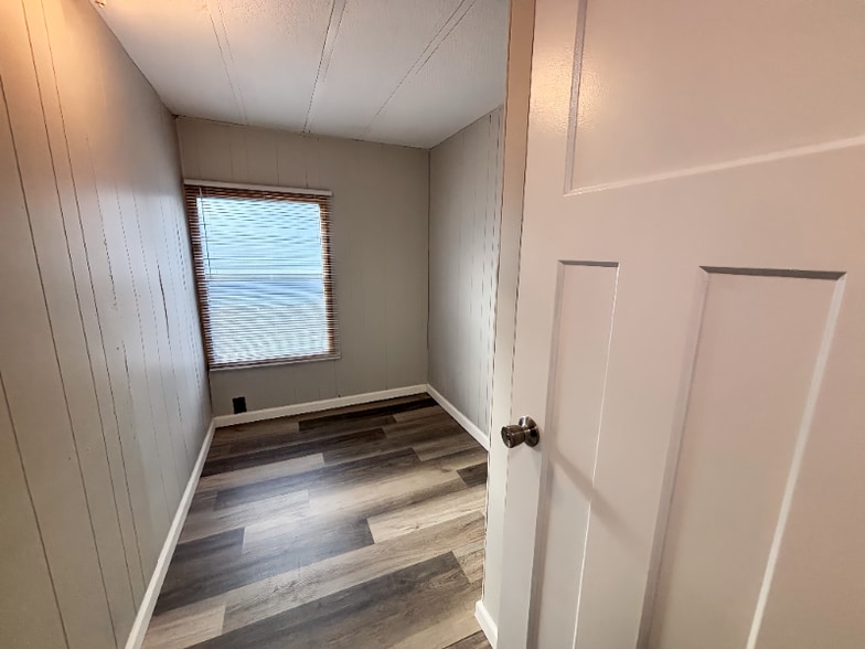 Building Photo - 7115 Timber Ridge Center