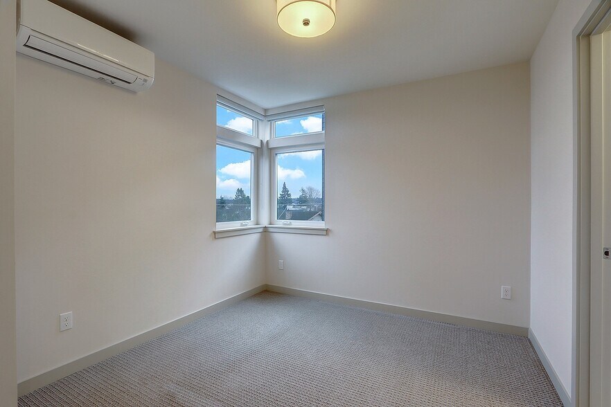 Building Photo - 2218 NW 64th St