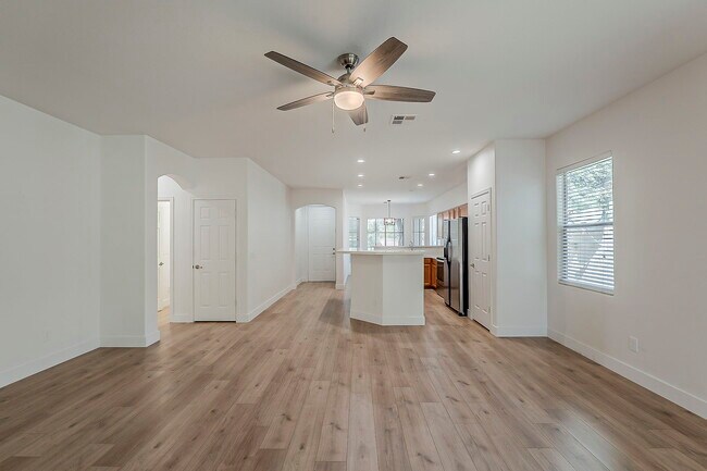 Building Photo - 3877 S Coach House Dr