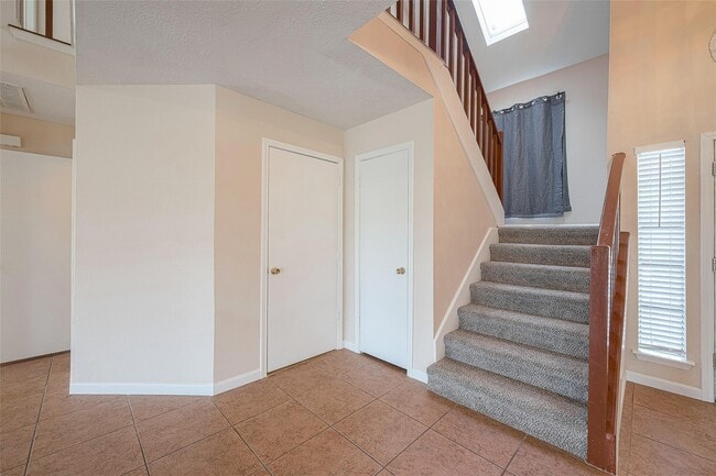 Building Photo - 703 Turtle Creek Dr