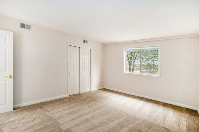 Building Photo - Almont Terrace Apartments