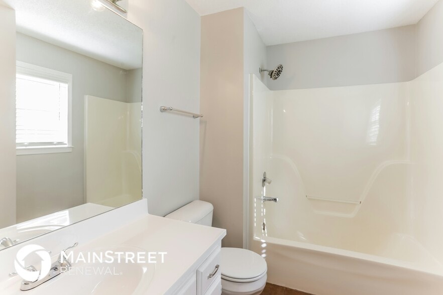 Building Photo - 6915 Blackthorn Dr