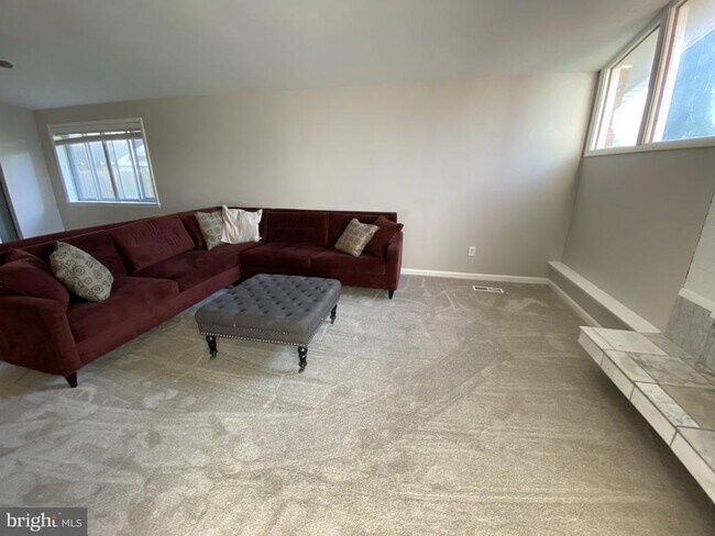 Building Photo - 1712 12th St S