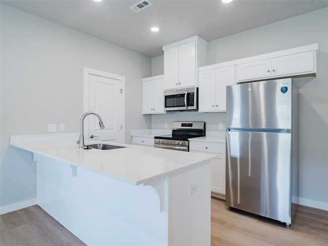Building Photo - 1803 SW Casuarina Dr