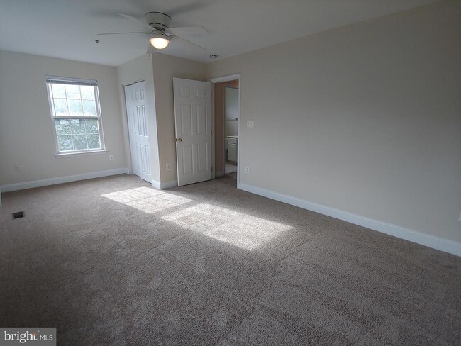 Building Photo - 814 Estuary Dr