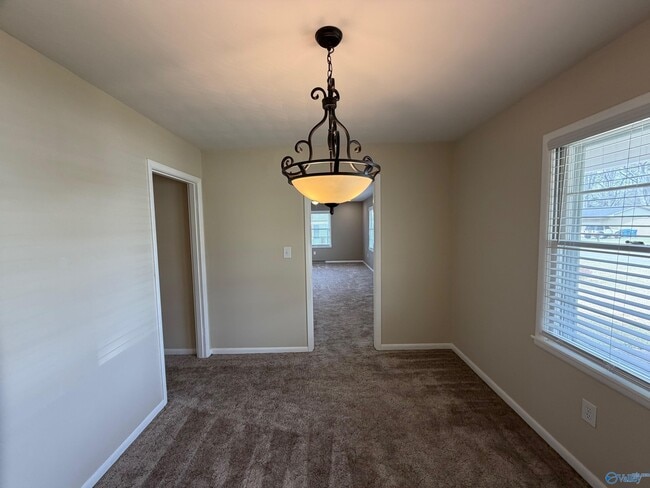 Building Photo - 900 Barclift St NW