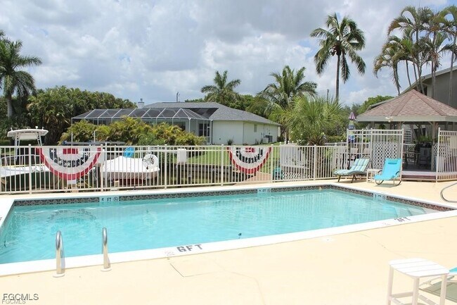 Building Photo - 4708 SW 8th Pl