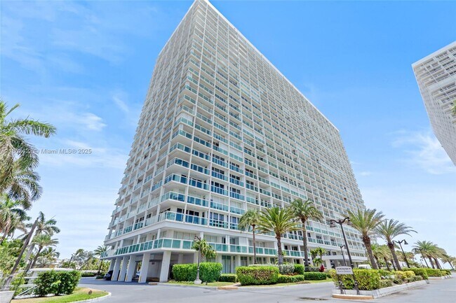 Building Photo - 2100 S Ocean Ln
