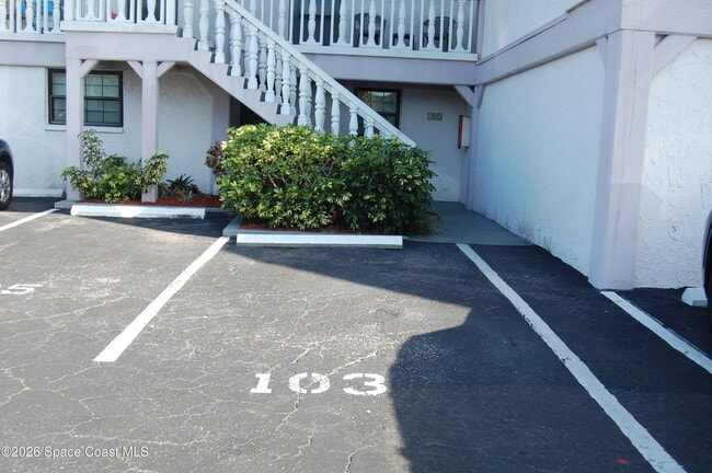 Building Photo - 5350 Ocean Beach Blvd