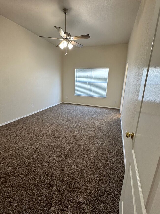 Building Photo - 1326 Magoffin Pl