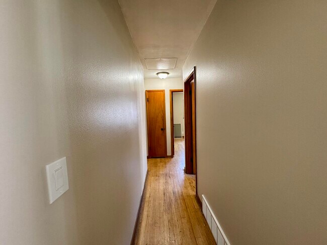 Building Photo - 5905 N 66th St