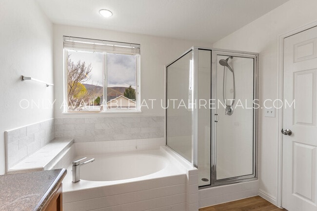 Building Photo - 211 Greenfield Cir