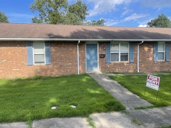Building Photo - 1005 N Whitman Dr