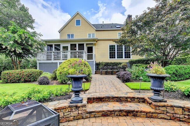 Building Photo - 2611 Briers N Dr