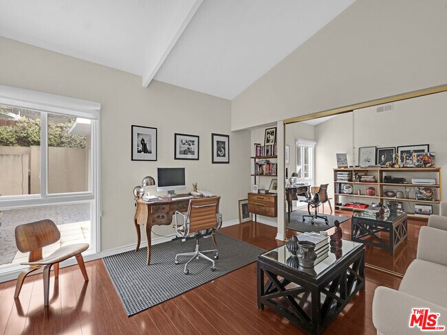 Building Photo - 3835 Sapphire Dr