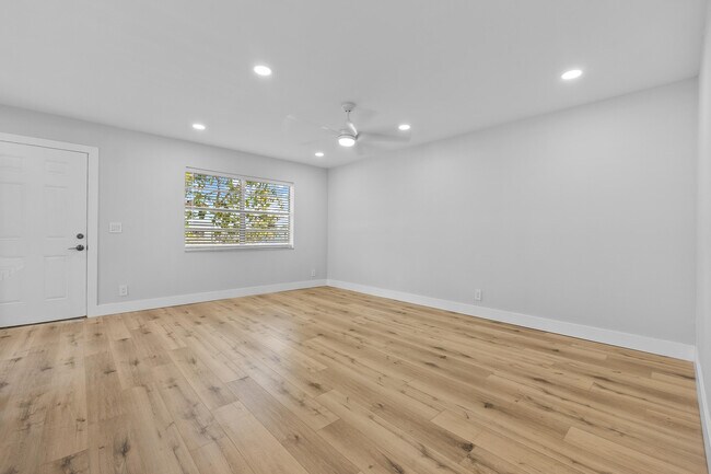 Building Photo - 314 Monaco Blvd