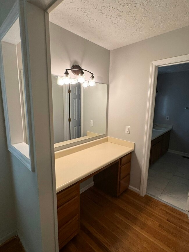 Building Photo - 6916 Twin Creek Ct