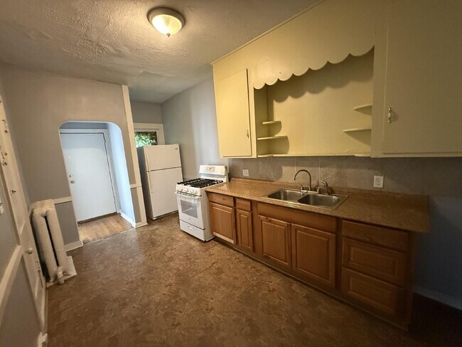 Building Photo - Heritage Hill 2BR Main Level Apartment
