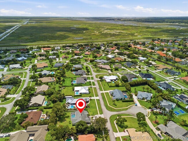 Building Photo - 15600 Rolling Meadows Cir
