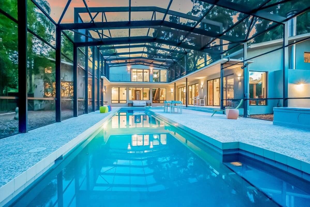 Building Photo - 587 47th St