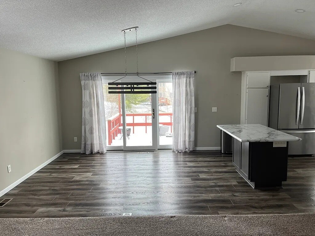 Building Photo - 209 Heidi Ct
