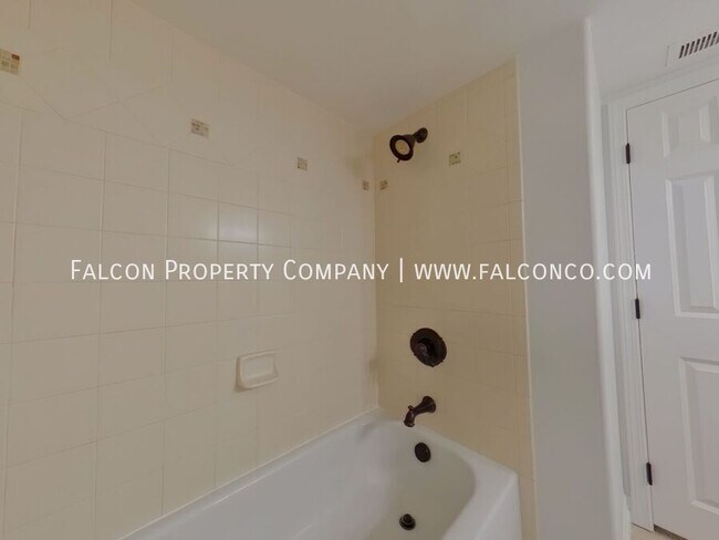 Building Photo - 302 All Sky Dr